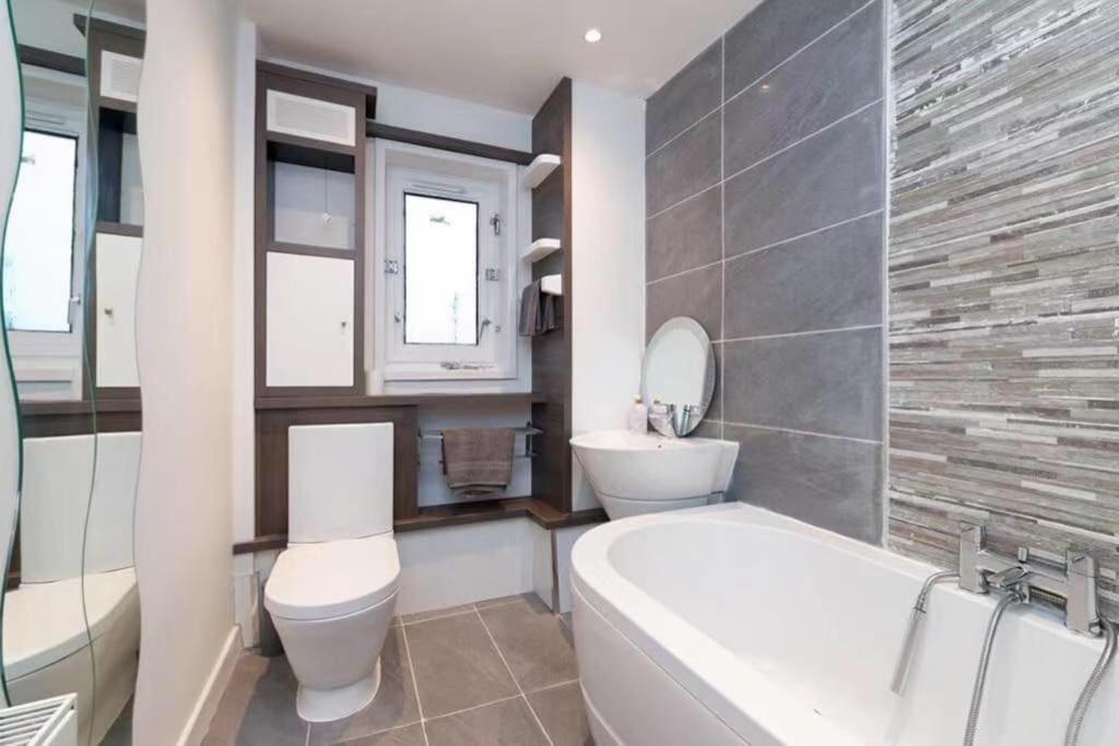 Light-Luxury Flat Leilighet Glasgow Eksteriør bilde